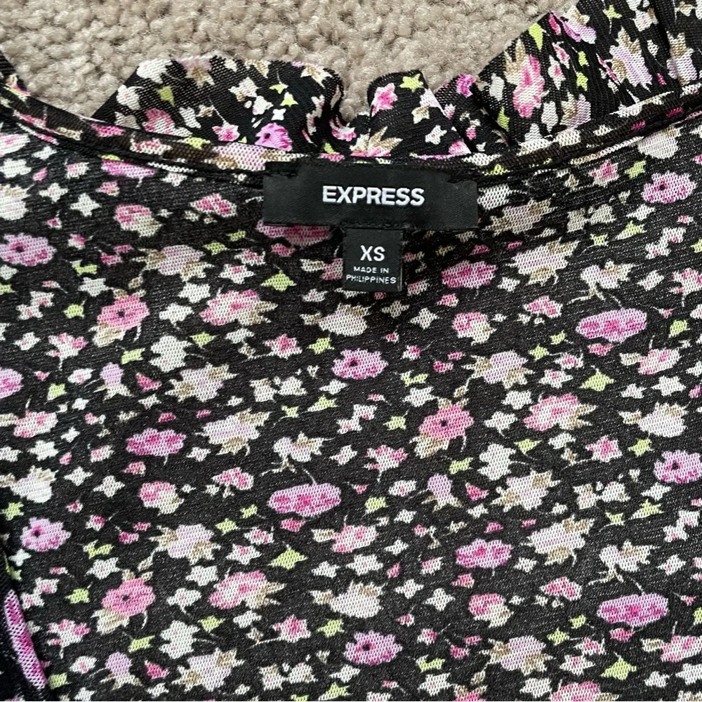 Express tank top floral‎ size xs - Picture 2 of 5